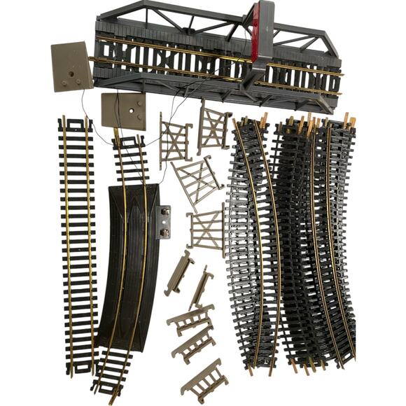 Life-Like Transformer Track Railroad Bridge & Trestle Set with Blinking Light - Picture 6 of 15